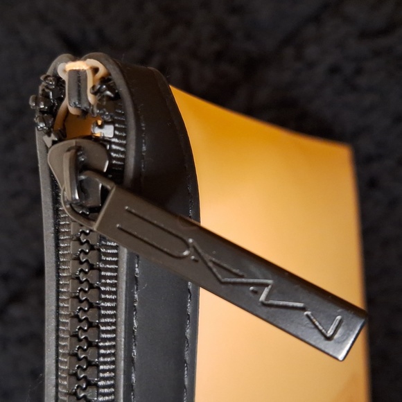 MAC Cosmetics Makeup Bag - Picture 6 of 9